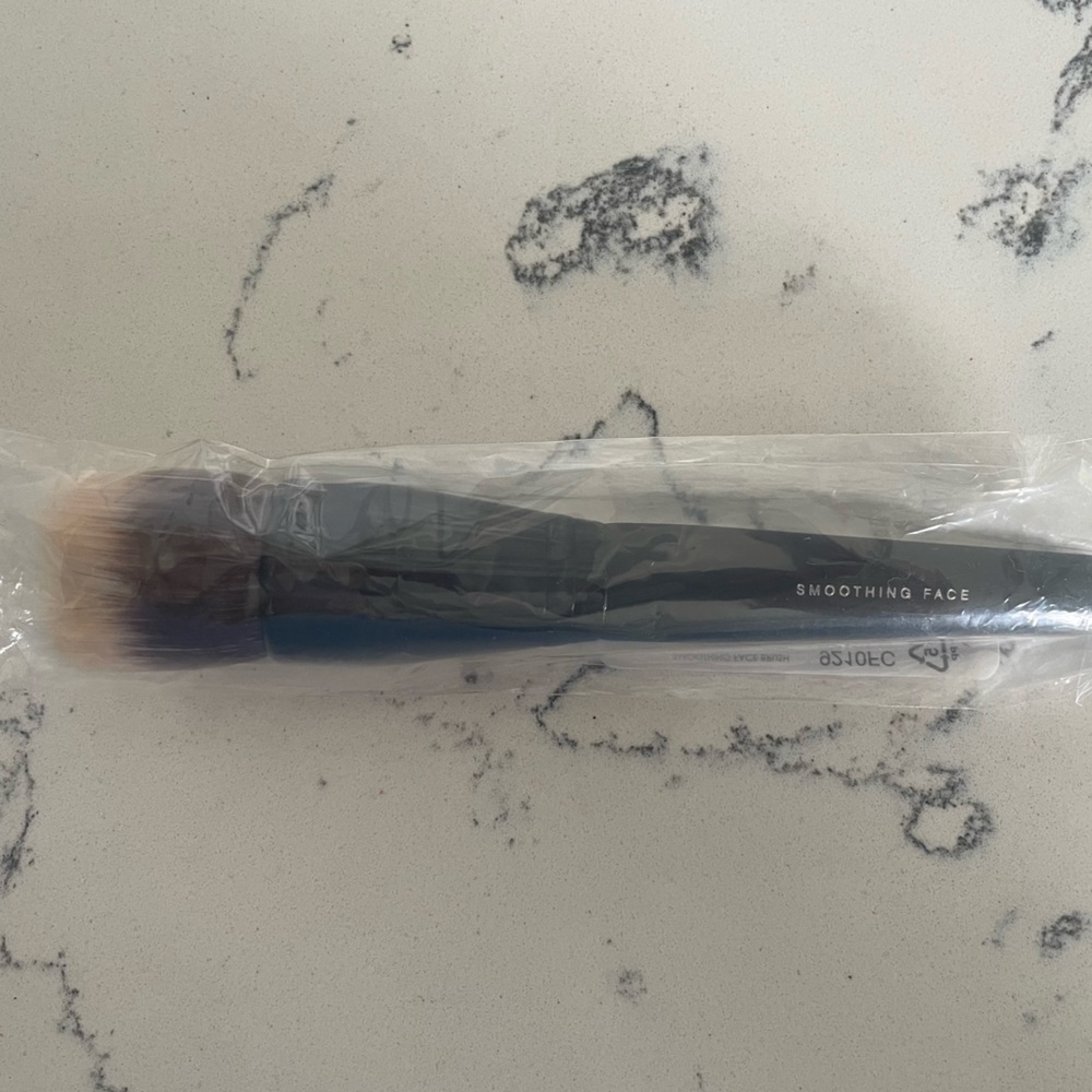 bareMinerals smoothing makeup brush